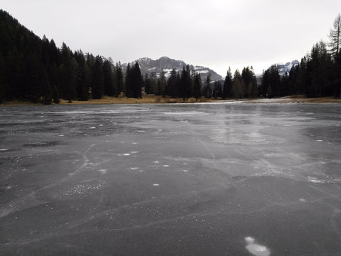 Mirrors of ice