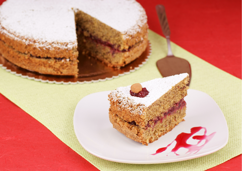 Torta di grano saraceno con confettura di mirtillo rosso