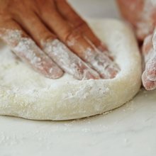 Laden Sie das Bild in den Galerie-Viewer, Meal Kit Pizza con Casolèt e Mortandela