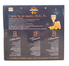 Carica l&#39;immagine nel visualizzatore di Gallery, Tris di spicchi da 250 g di Trentingrana nelle stagionature 14, 20 e 30 mesi - edizione limitata di Natale
